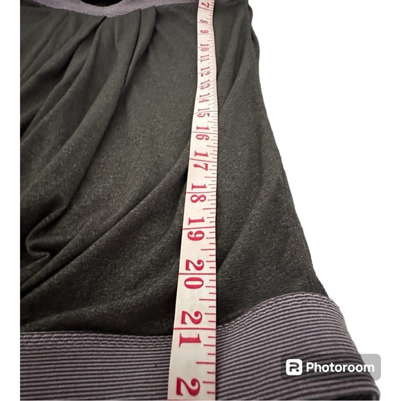 Lululemon top. EUC - Picture 6 of 7